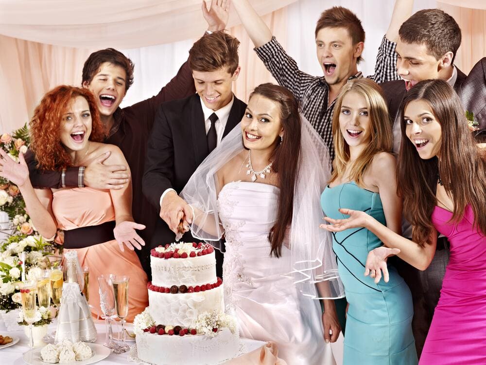 Как грамотно рассадить гостей на свадьбе?